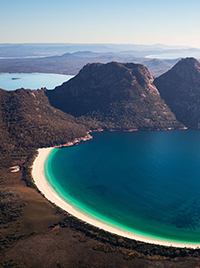 Wineglass Bay, Freycinet, Tasmania © Tourism Australia