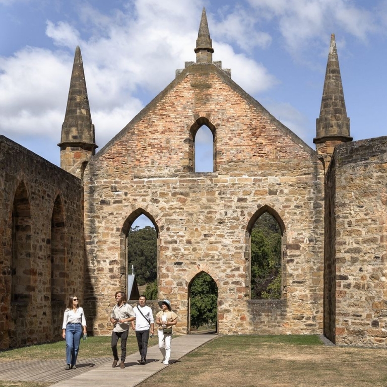 Group of people on a tour of Port Arthur Historic Site, Port Arthur, Southern Tasmania, Tasmania © Tourism Australia