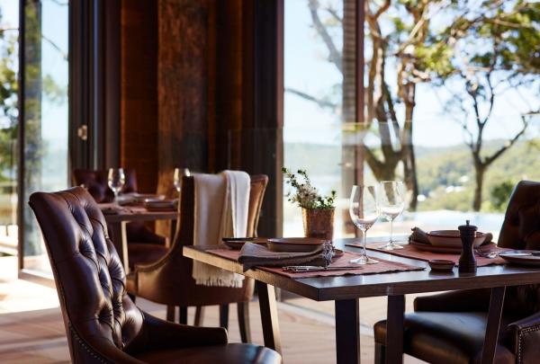 Dining Room at Pretty Beach House, Bouddi National Park, New South Wales © Pretty Beach House