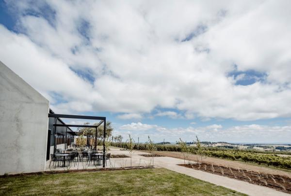 Printhie Wines Outdoor dining area, Nashdale, Orange, New South Wales © Printhie Wines
