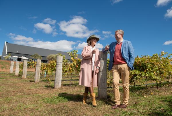 Couple in the vineyard at Printhie Wines, Nashdale, Orange, New South Wales © Printhie Wines