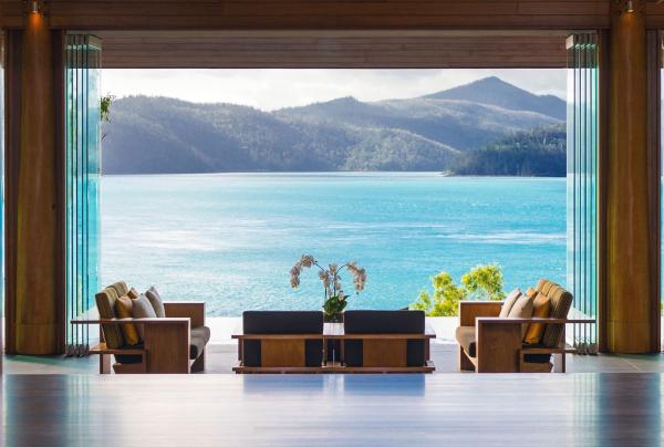 Long Pavilion entrance at qualia, Hamilton Island, Whitsundays, Queensland © Tourism Australia