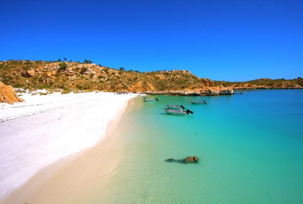 Beach picnic with True North, The Kimberley, Western Australia © Luxury Lodges of Australia