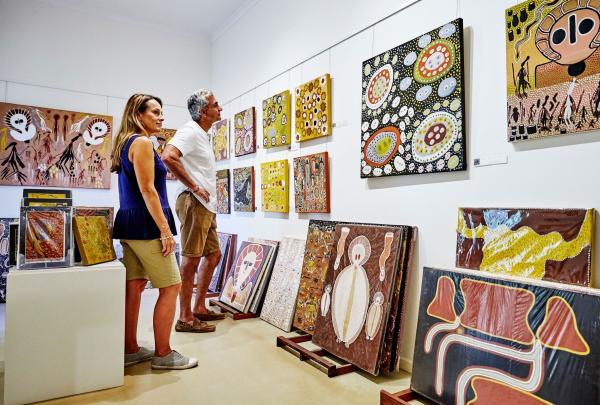 Talents observing indigenous artworks, Waringarri Aboriginal Arts & Tours, East Kimberley, Western Australia © Tourism Western Australia