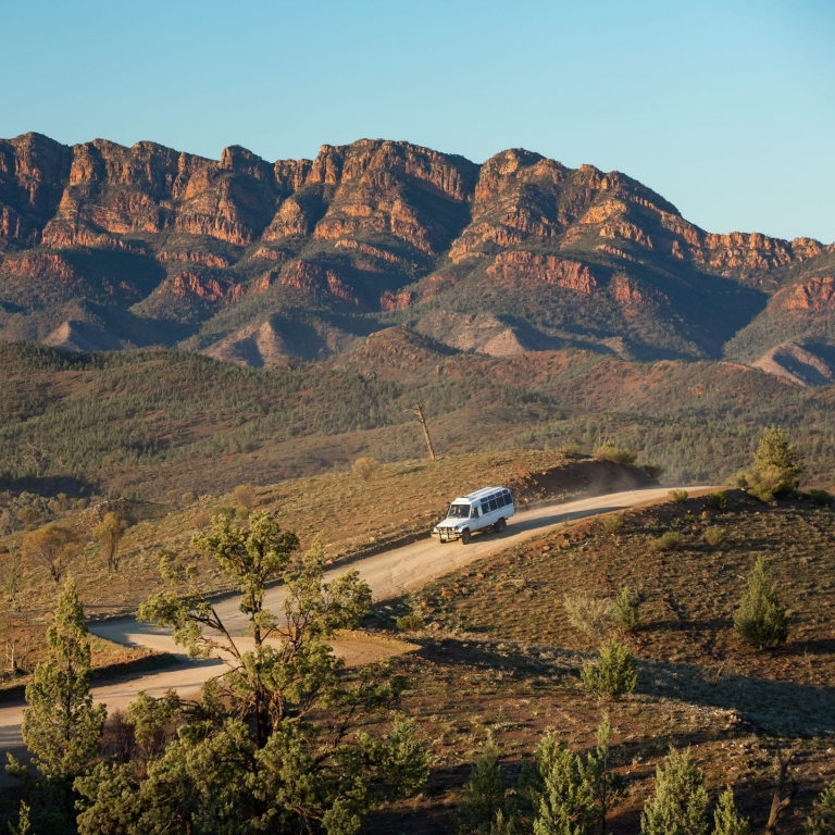 4WD Tour through Ikara-Flinders Ranges National Park, South Australia © Tourism Australia
